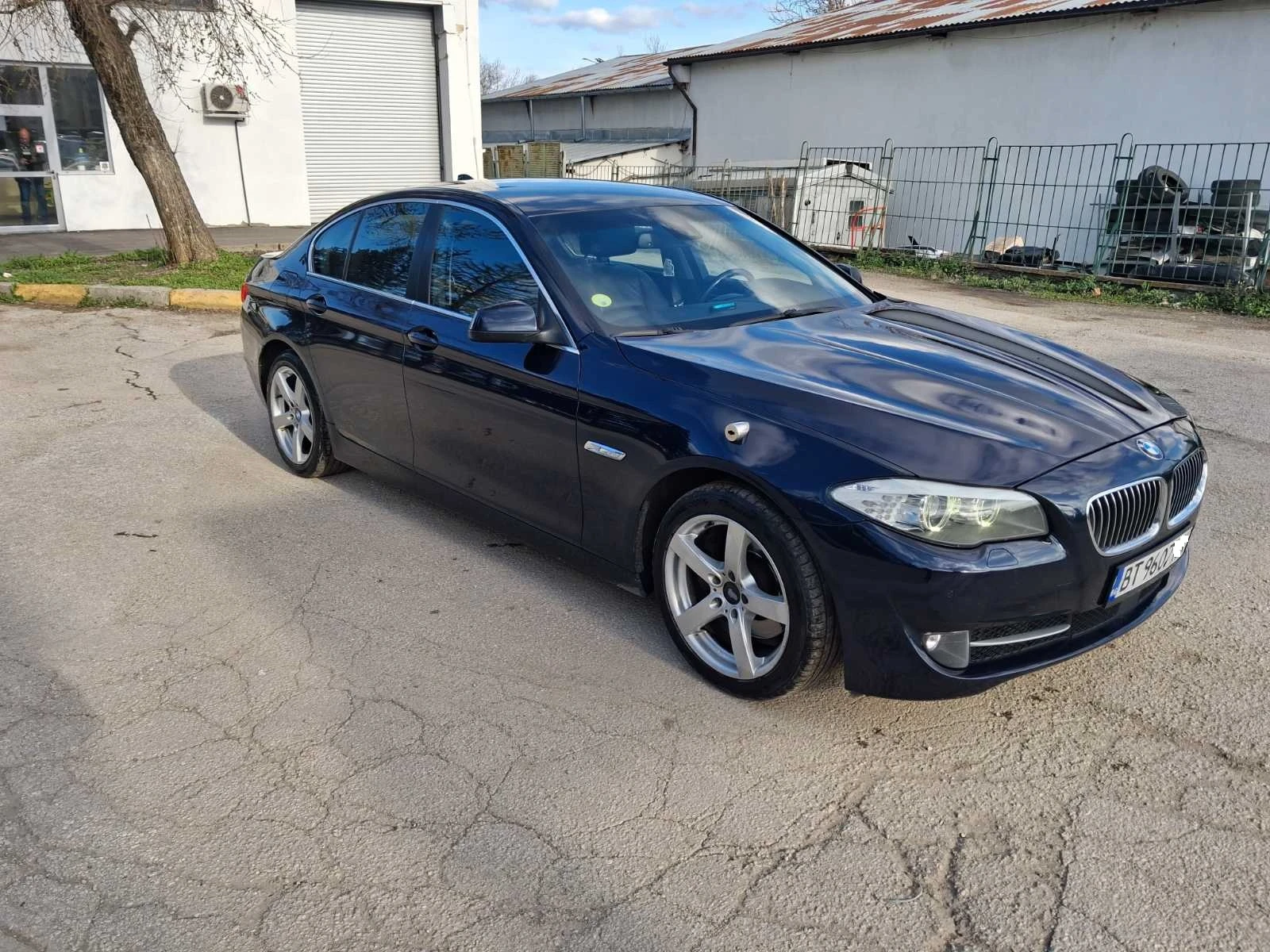 BMW 520 Всички екстри!, снимка 4 - Автомобили и джипове - 54043447