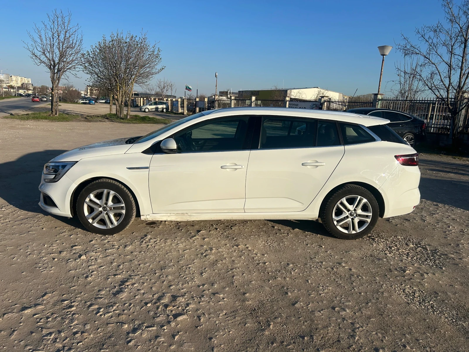 Renault Megane 1.5dci Швейцария, снимка 5 - Автомобили и джипове - 54128464