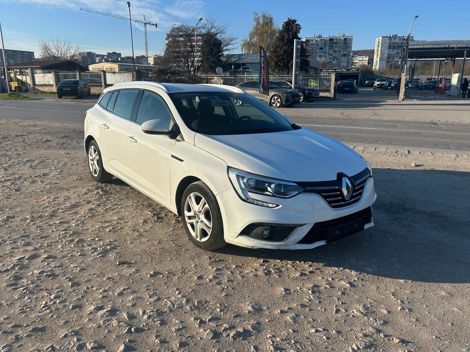 Renault Megane 1.5dci Швейцария, снимка 4 - Автомобили и джипове - 54128464