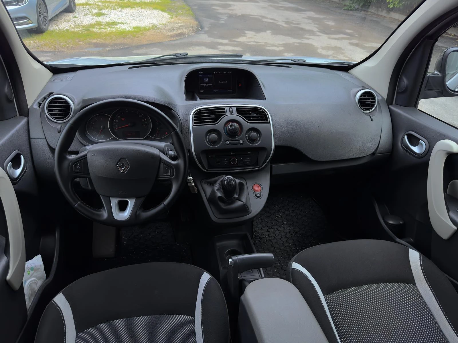 Renault Kangoo 1.5-DCI-90HP, снимка 9 - Автомобили и джипове - 54666005