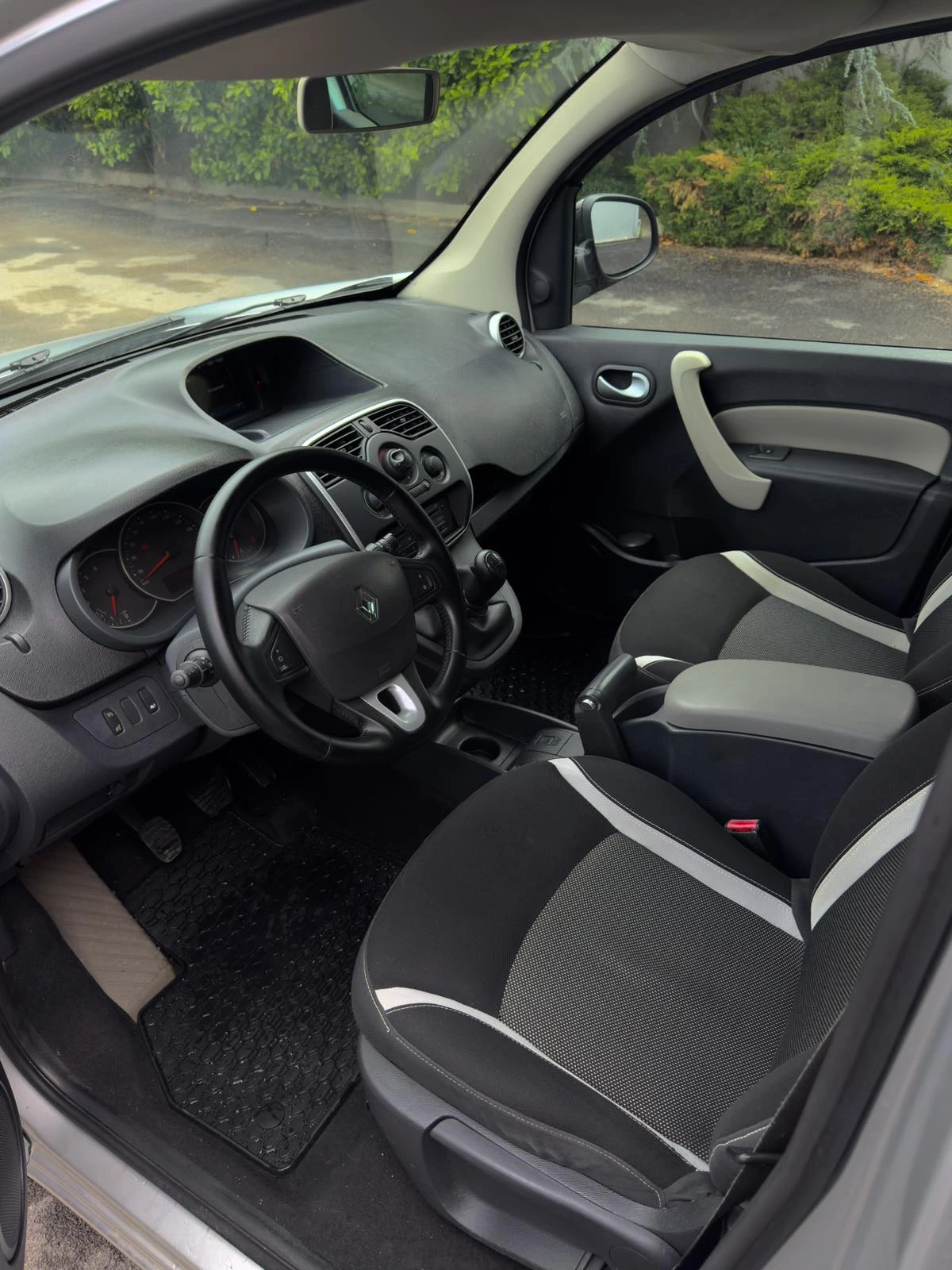 Renault Kangoo 1.5-DCI-90HP, снимка 14 - Автомобили и джипове - 54666005