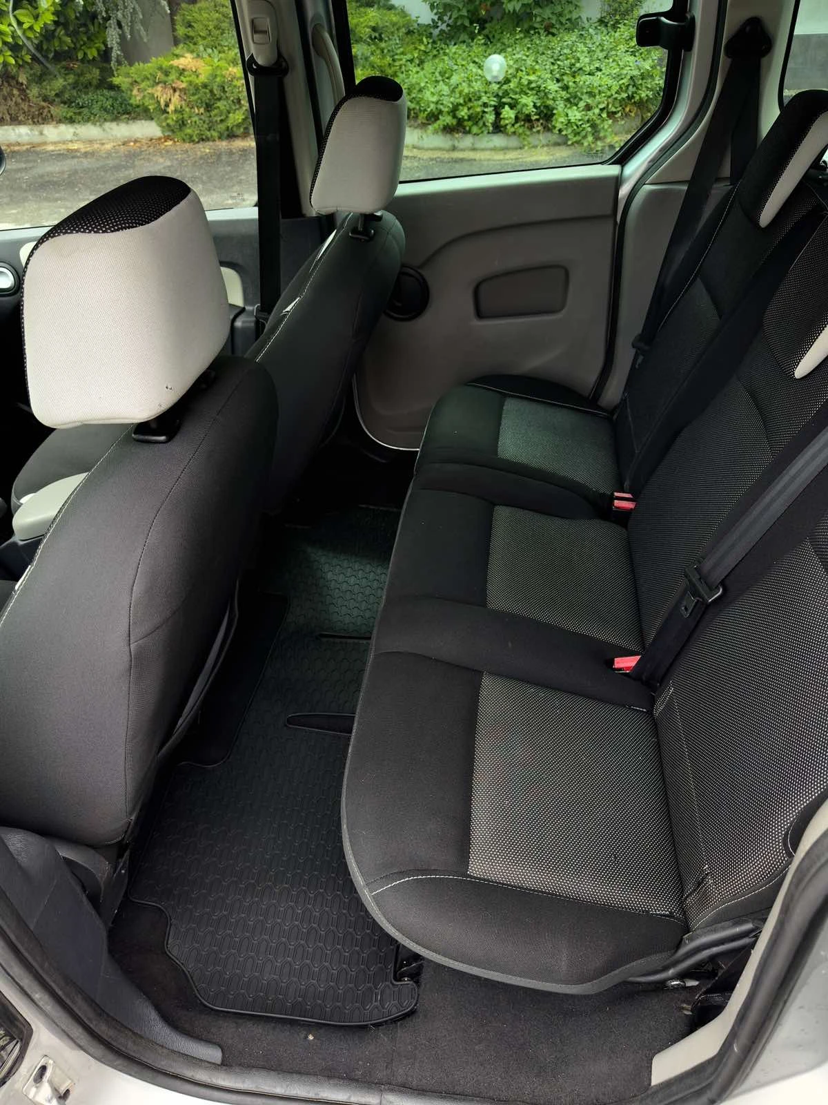 Renault Kangoo 1.5-DCI-90HP, снимка 15 - Автомобили и джипове - 54666005