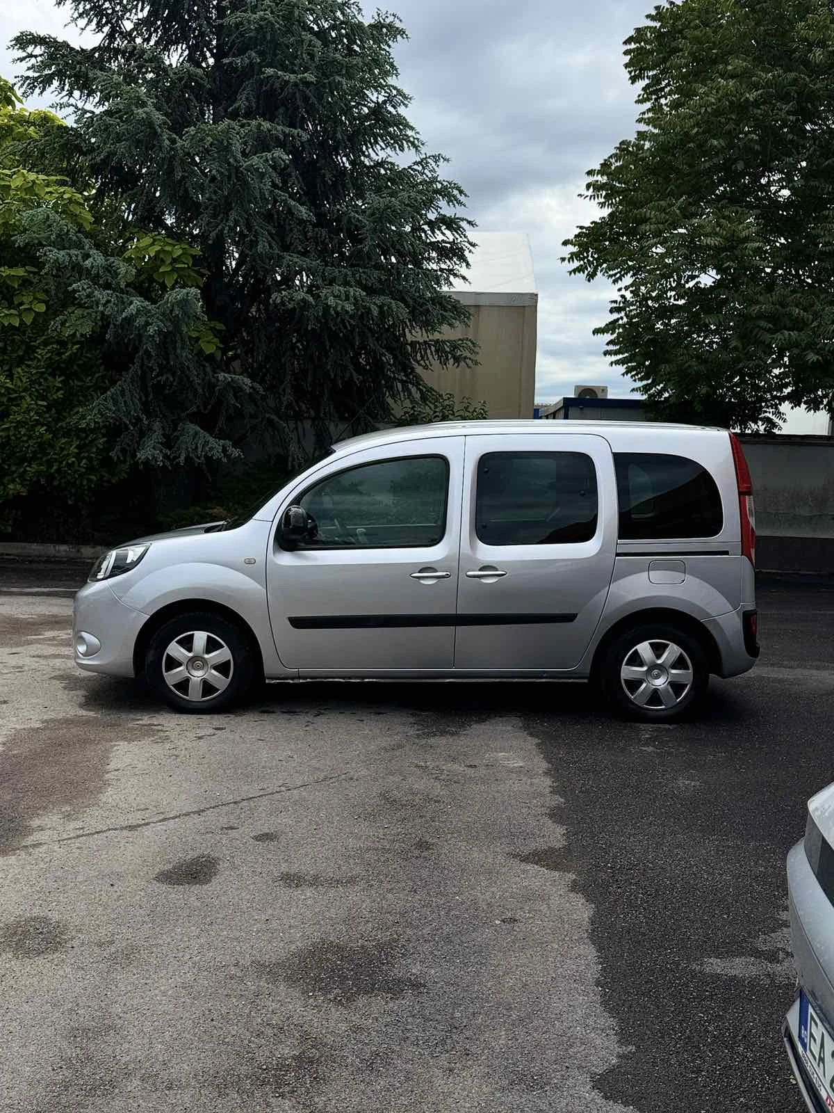 Renault Kangoo 1.5-DCI-90HP, снимка 3 - Автомобили и джипове - 54666005