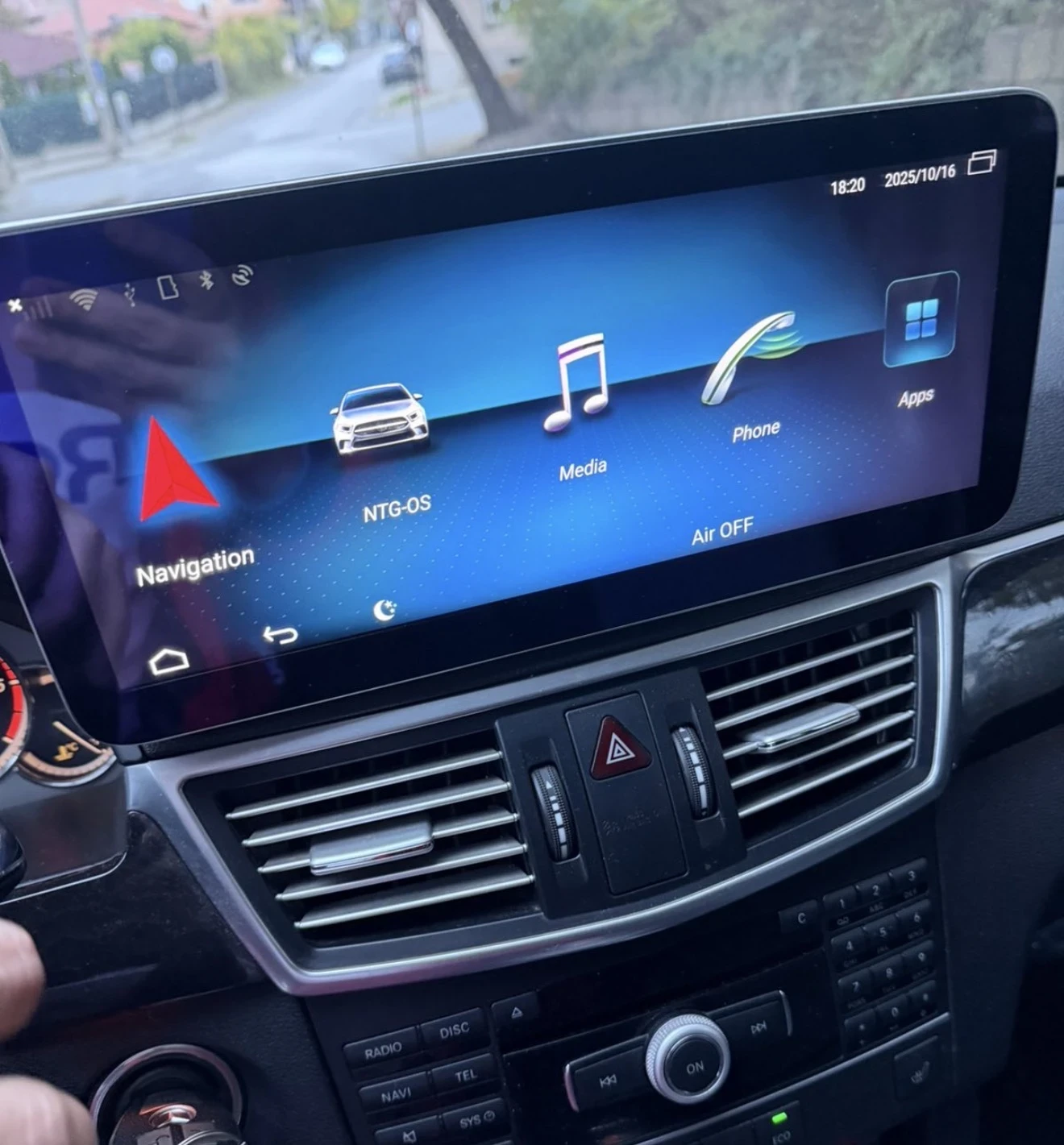 Mercedes-Benz E 220, снимка 3 - Автомобили и джипове - 54781533