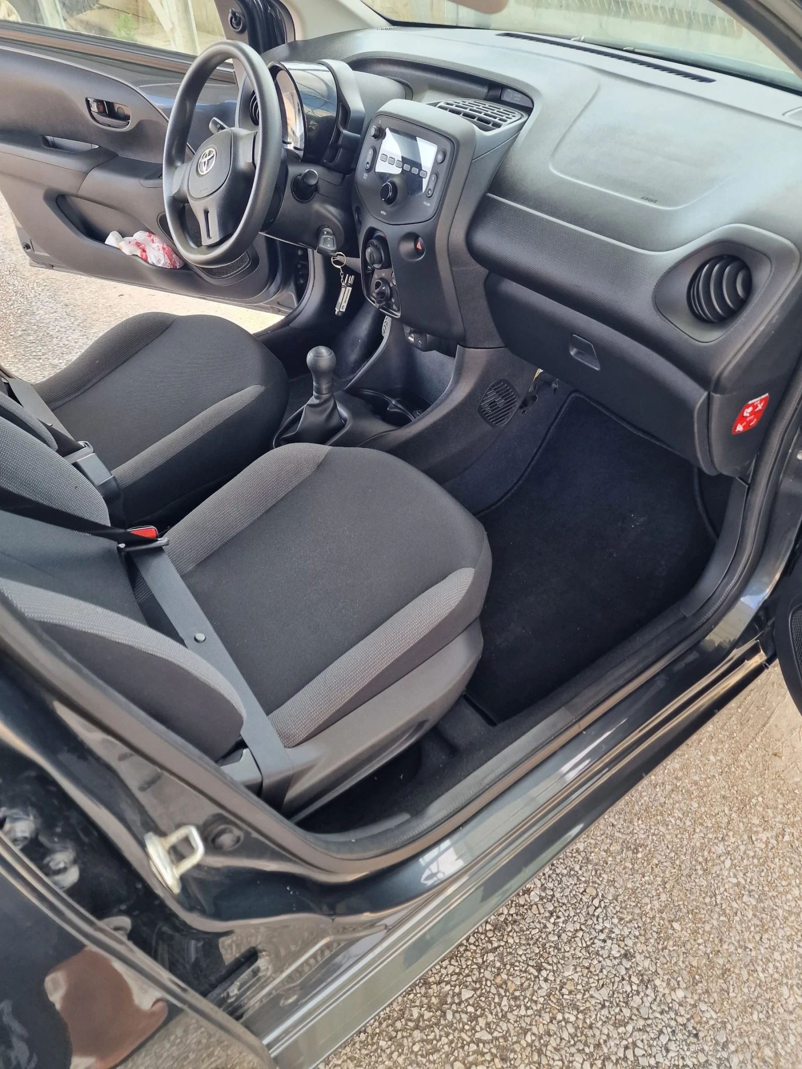 Toyota Aygo, снимка 9 - Автомобили и джипове - 54883134