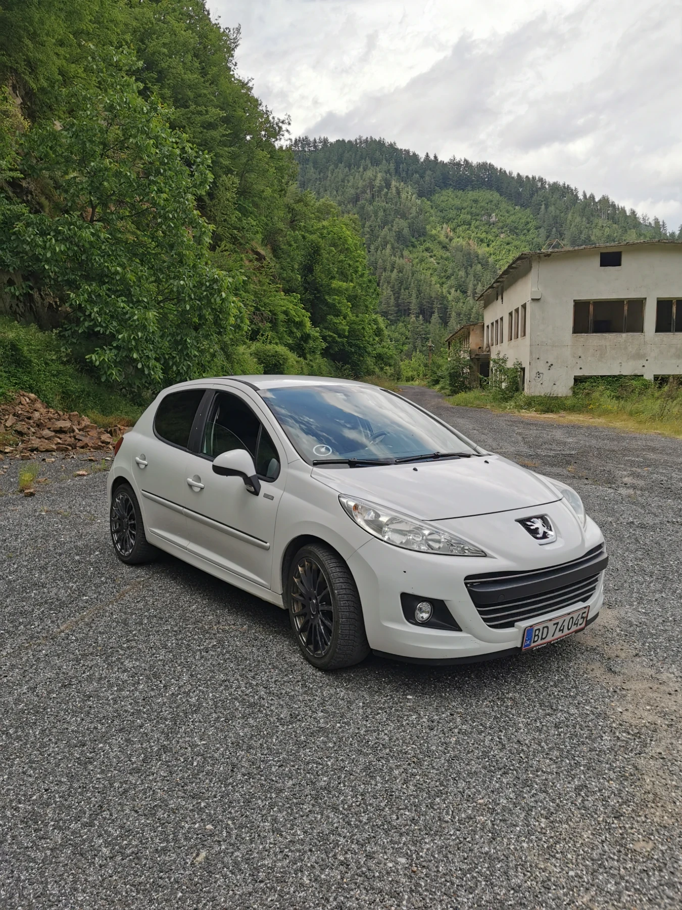 Peugeot 207 1.6HDI, снимка 2 - Автомобили и джипове - 54931450