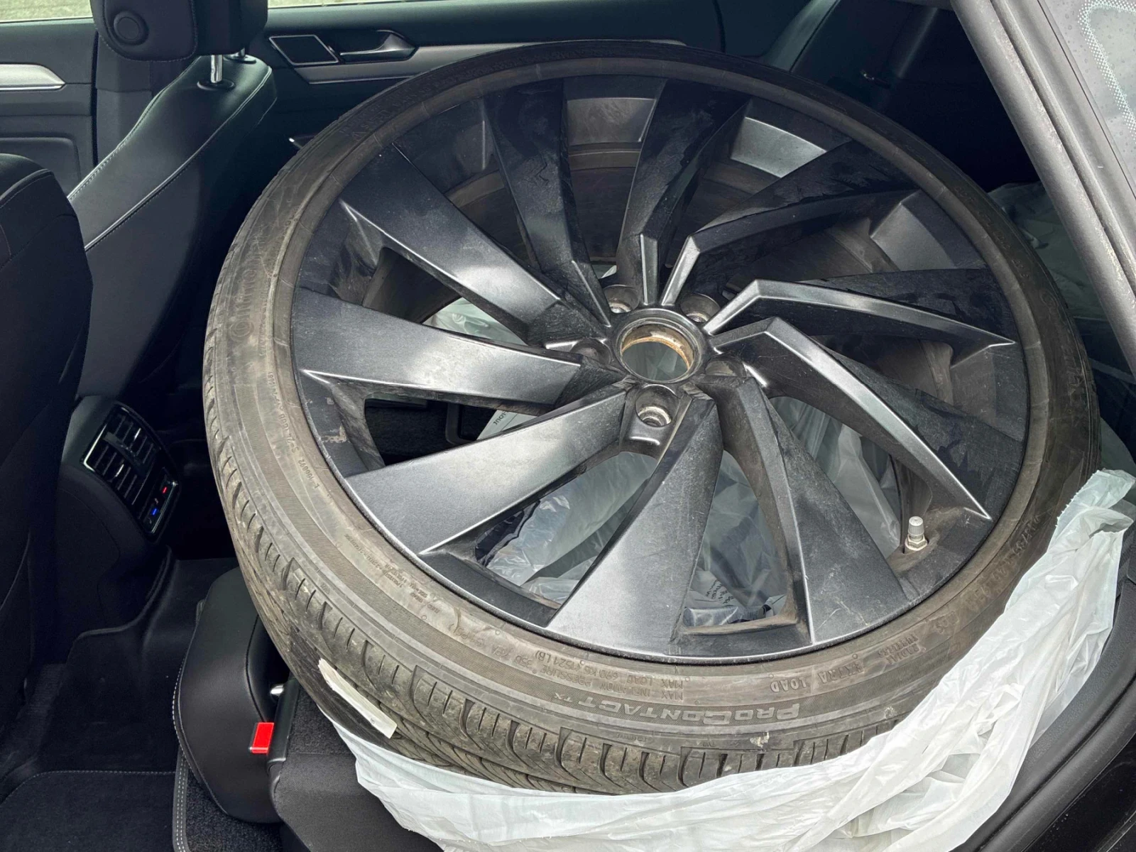 VW Arteon R-Line* 4Motion* Dynaudio* 2комплекта джанти* 2кл, снимка 10 - Автомобили и джипове - 55044699