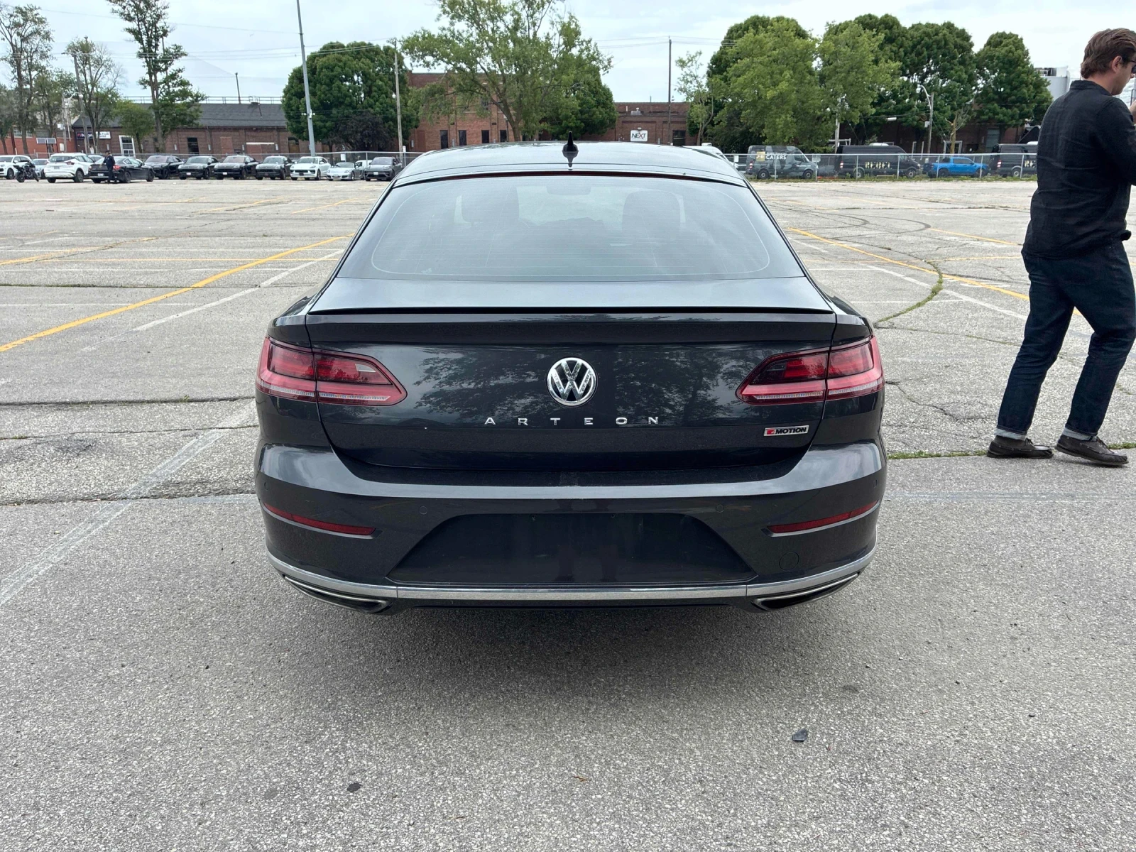 VW Arteon R-Line* 4Motion* Dynaudio* 2комплекта джанти* 2кл, снимка 4 - Автомобили и джипове - 55044699