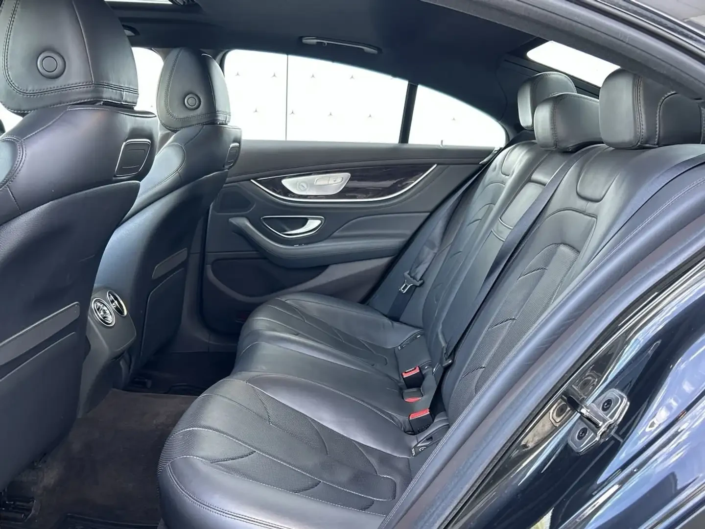 Mercedes-Benz CLS 53 AMG Всички екстри* От Mercedes, снимка 10 - Автомобили и джипове - 55186111