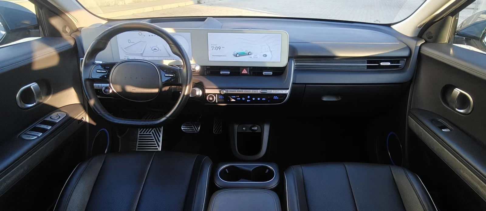 Hyundai Ioniq 5 UNIQ/Кожа/Обдухване/HUD/SOH100%/ЕВРОПА, снимка 8 - Автомобили и джипове - 55224711