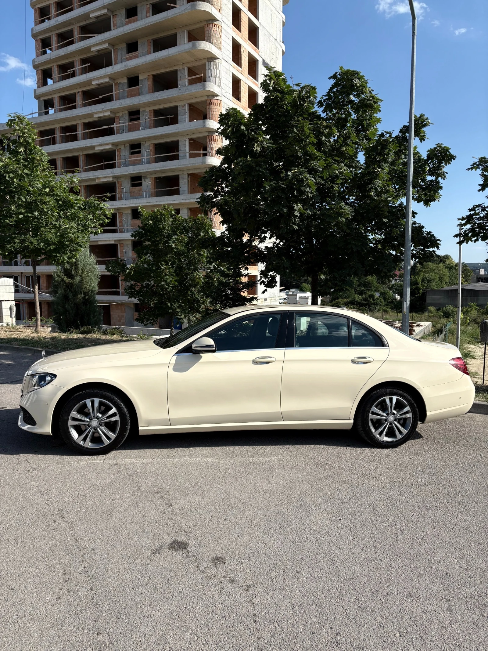 Mercedes-Benz E 220  9G-Tronic, снимка 7 - Автомобили и джипове - 55424040