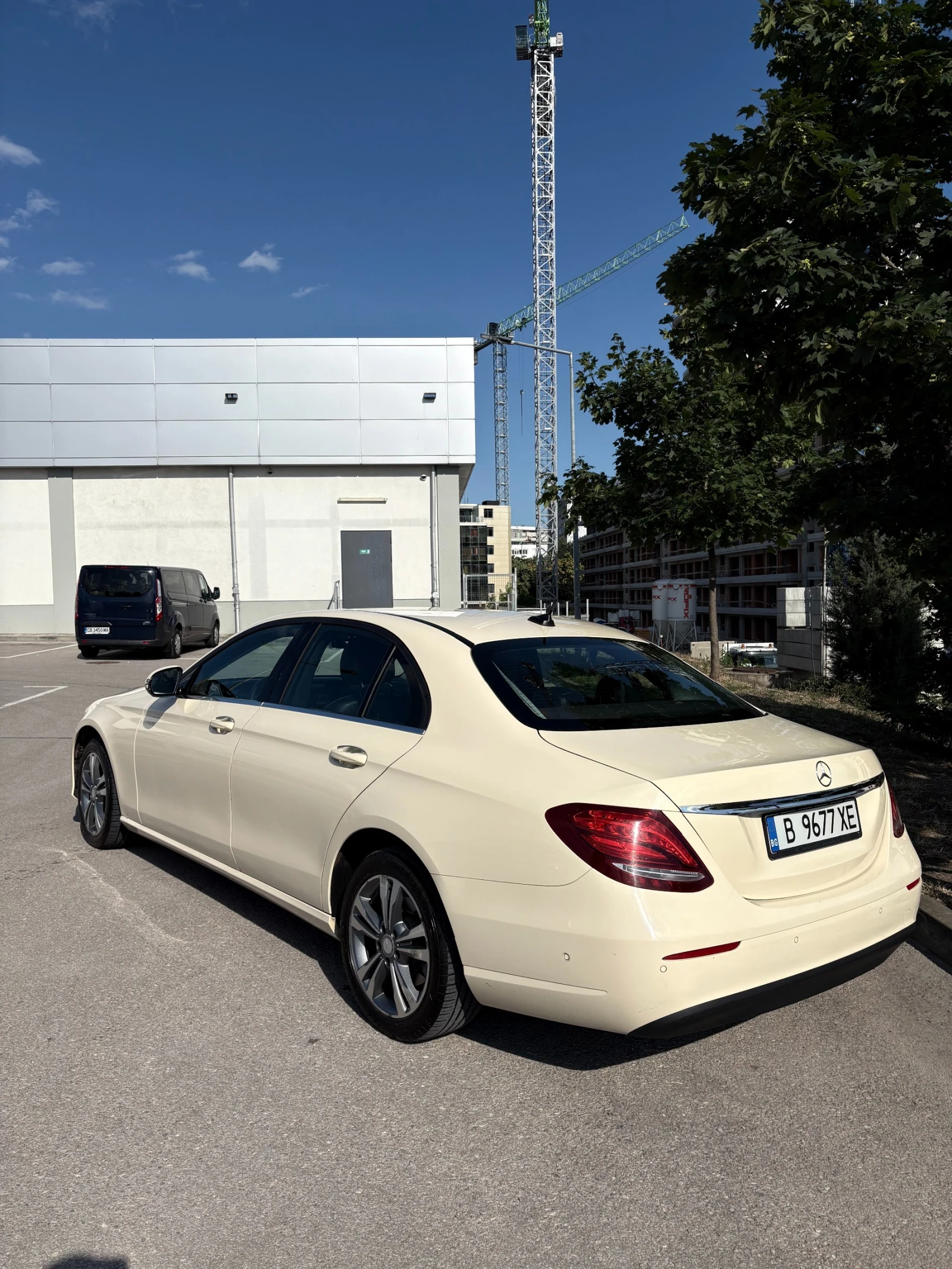 Mercedes-Benz E 220  9G-Tronic, снимка 6 - Автомобили и джипове - 55424040