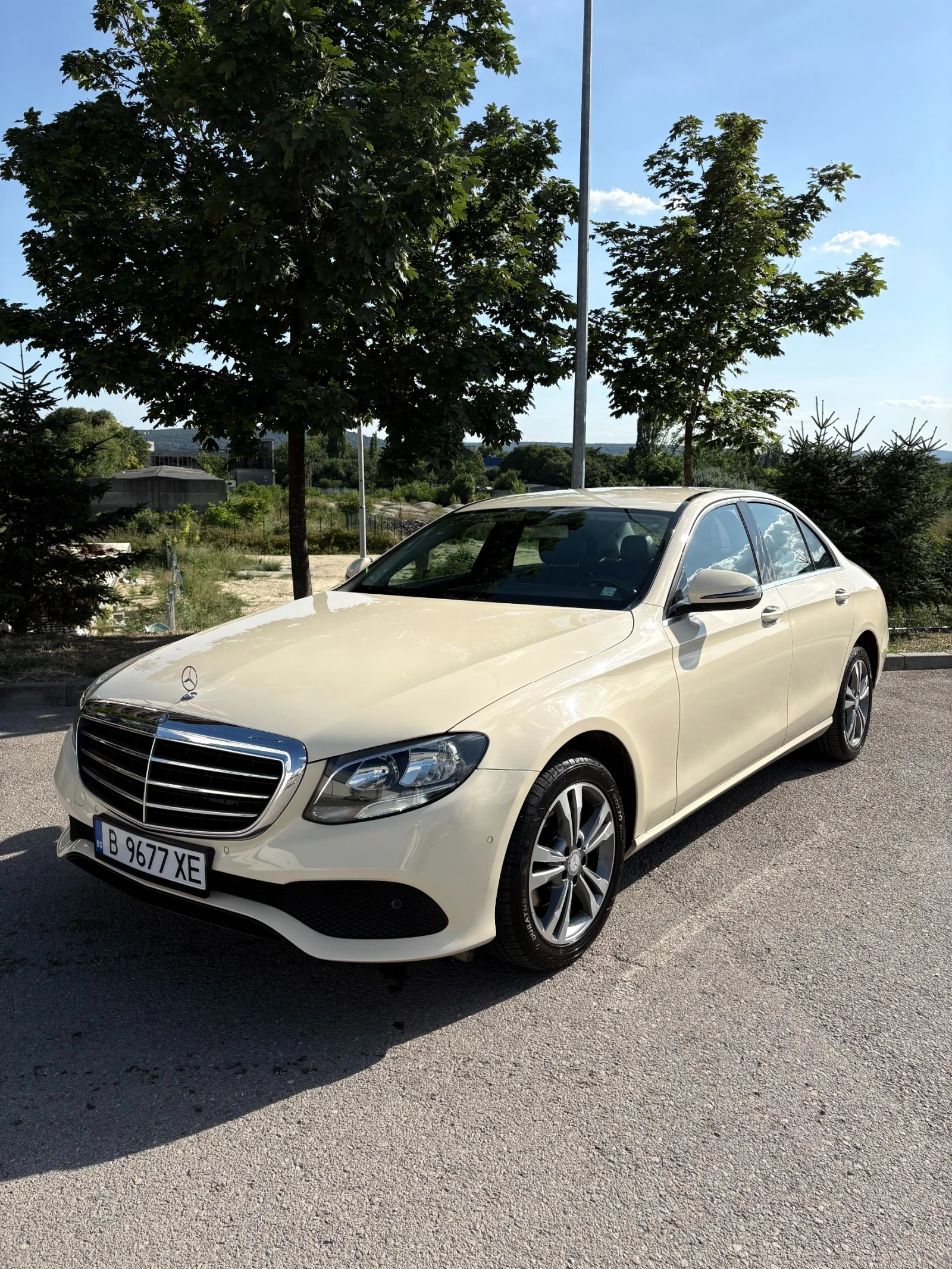 Mercedes-Benz E 220  9G-Tronic