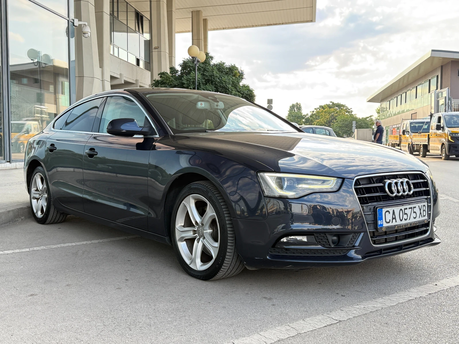 Audi A5 6 МЕСЕЦА ГАРАНЦИЯ/2.0TDI Sportback Facelift, снимка 6 - Автомобили и джипове - 55829838