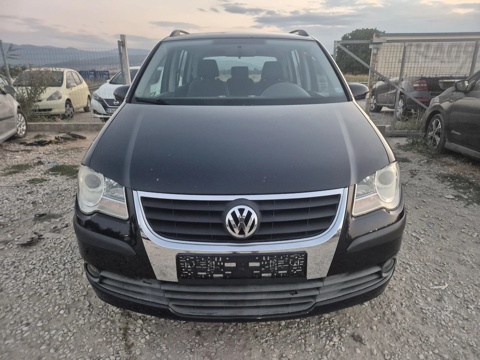VW Touran 1.9TDI, снимка 2 - Автомобили и джипове - 56074784