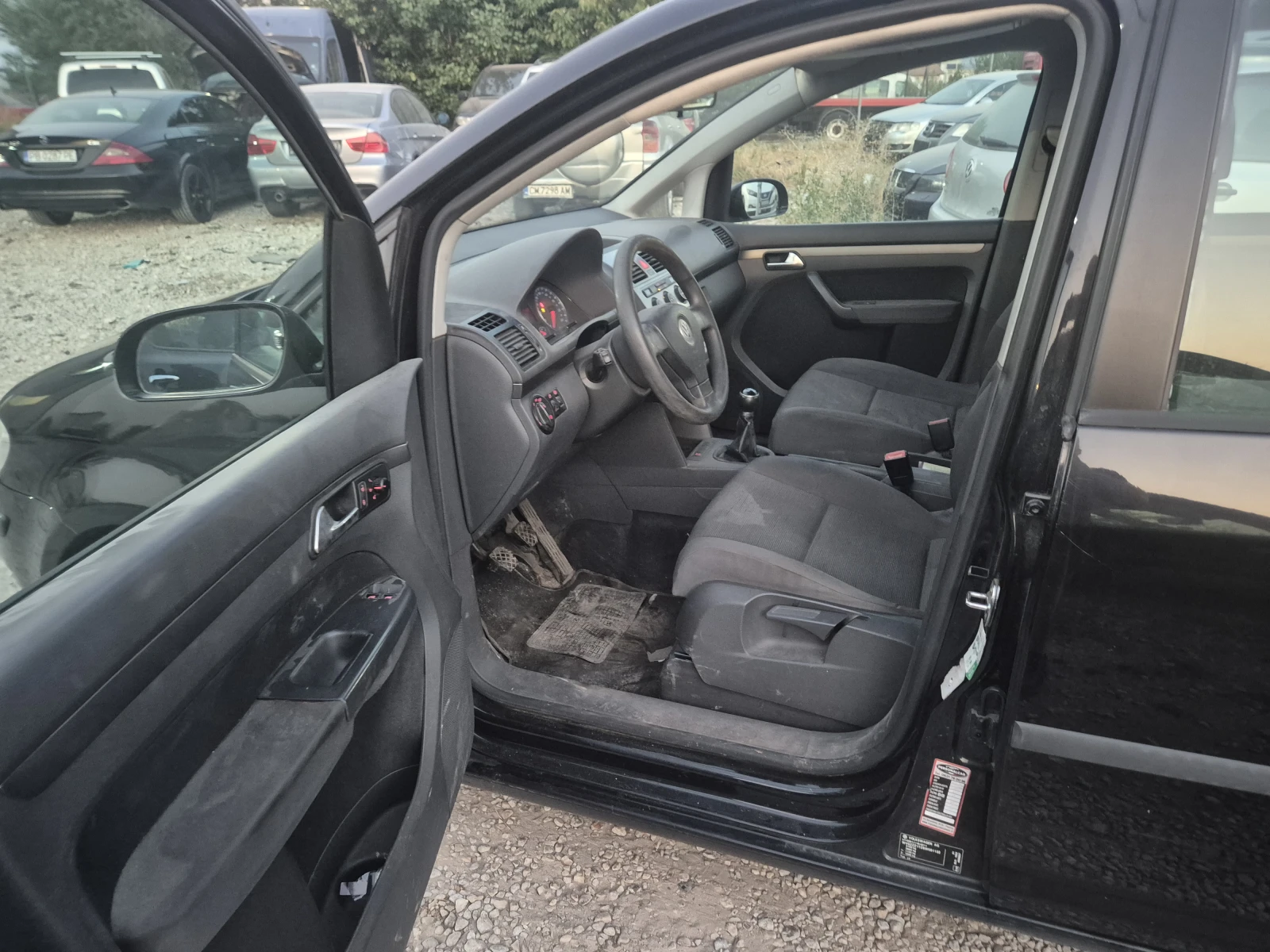VW Touran 1.9TDI, снимка 12 - Автомобили и джипове - 56074784