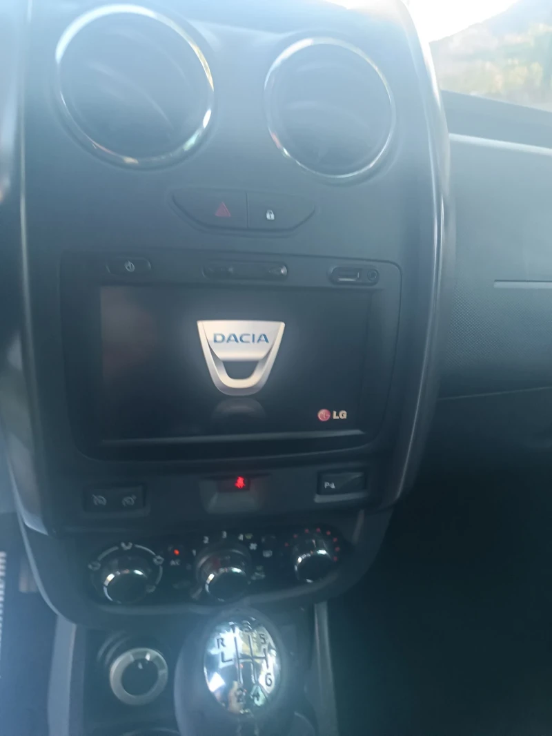 Dacia Duster 4х4, снимка 14 - Автомобили и джипове - 51374632