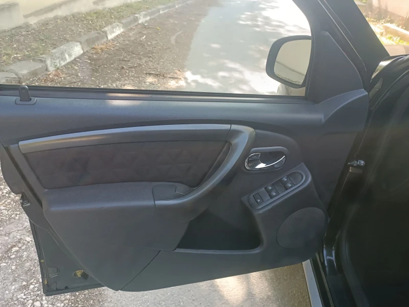Dacia Duster 4х4, снимка 8 - Автомобили и джипове - 51374632