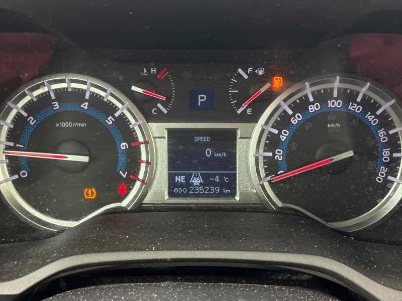 Toyota 4runner * 4WD * CARFAX * БЕЗ ПЪРВОНАЧАЛНА ВНОСКА, снимка 8 - Автомобили и джипове - 53418052