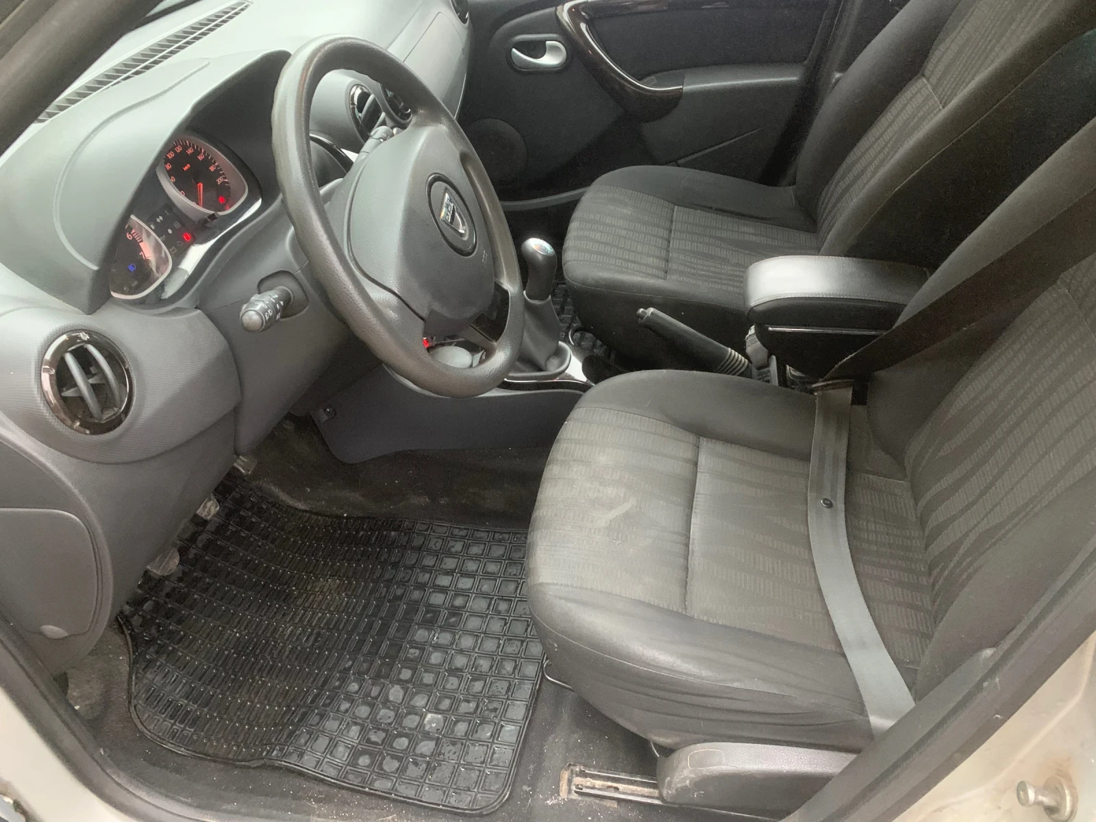 Dacia Duster 1.6 LPG  - изображение 6