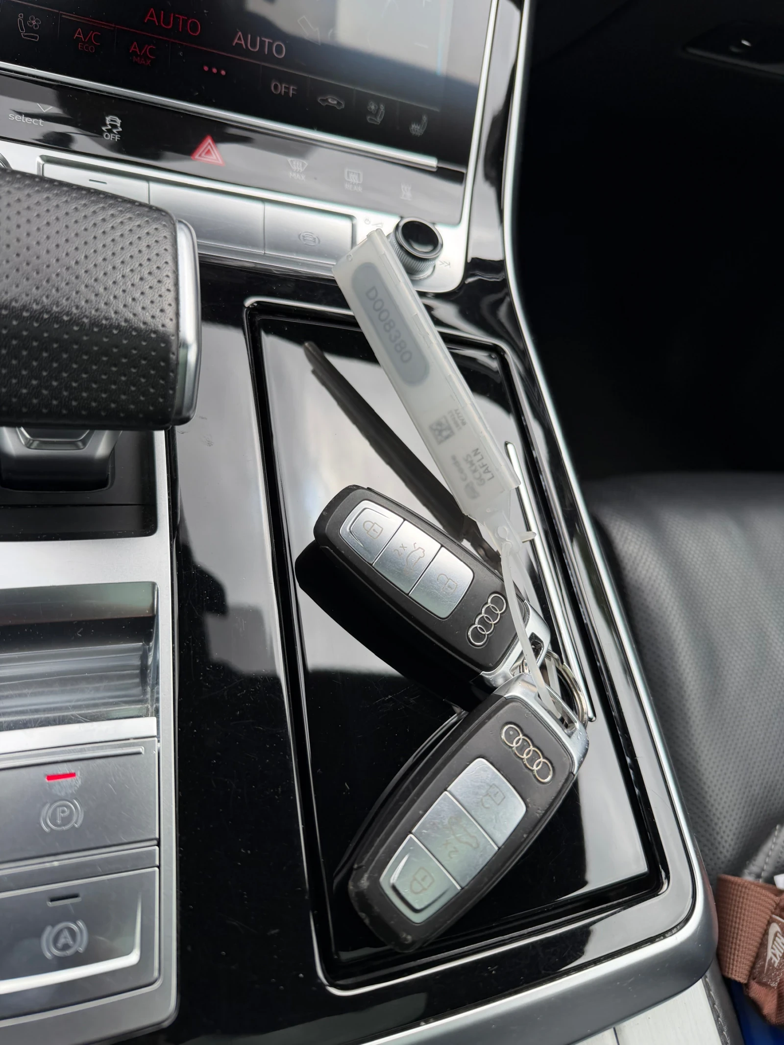 Audi Q7 ПЕРФЕКТНО СЪСТОЯНИЕ НАПЪЛНО ОБСУЖЕНА ФУЛ ЕКСТРИИИИ, снимка 11 - Автомобили и джипове - 54885055