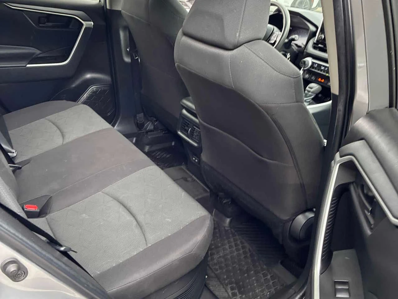 Toyota Rav4 LE AWD / КЛИП НА МОТОРА / CARFAX / АВТОКРЕДИТ , снимка 14 - Автомобили и джипове - 55566298