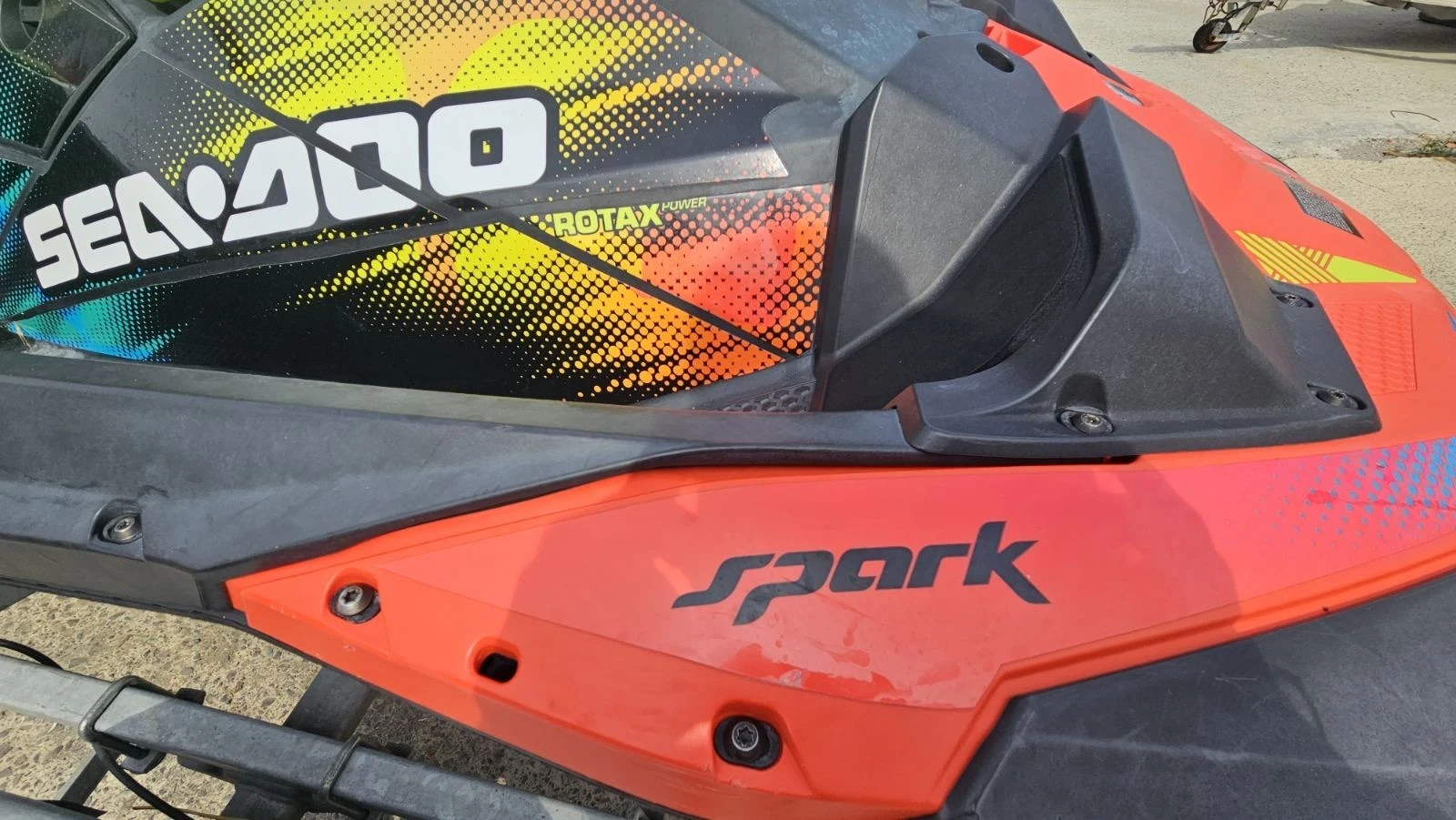 Джет Bombardier Sea Doo SPARK TRIX - изображение 5