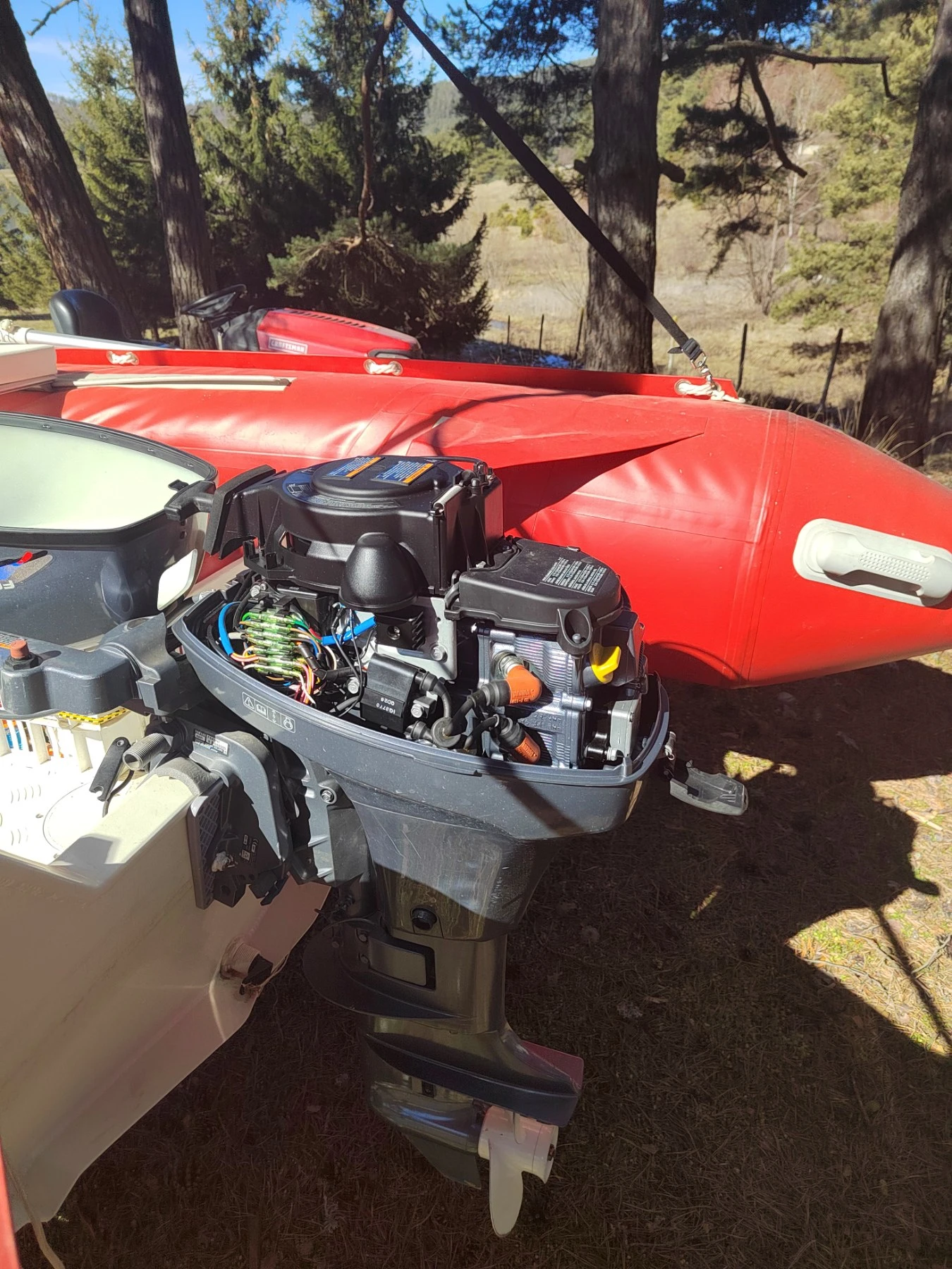 Надуваема лодка v-type Freesun 420 (модел RY-AL420), снимка 11 - Воден транспорт - 53730792