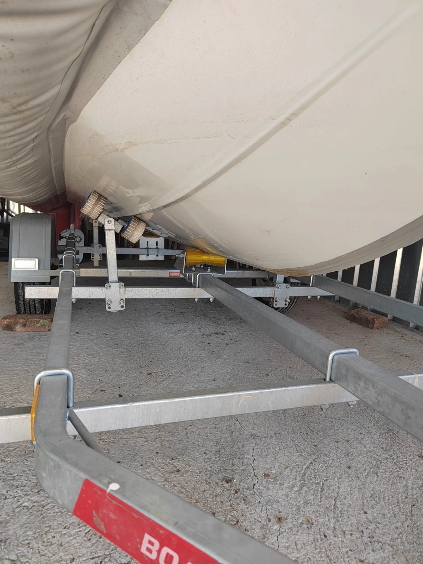 Надуваема лодка v-type Freesun 420 (модел RY-AL420), снимка 8 - Воден транспорт - 53730792