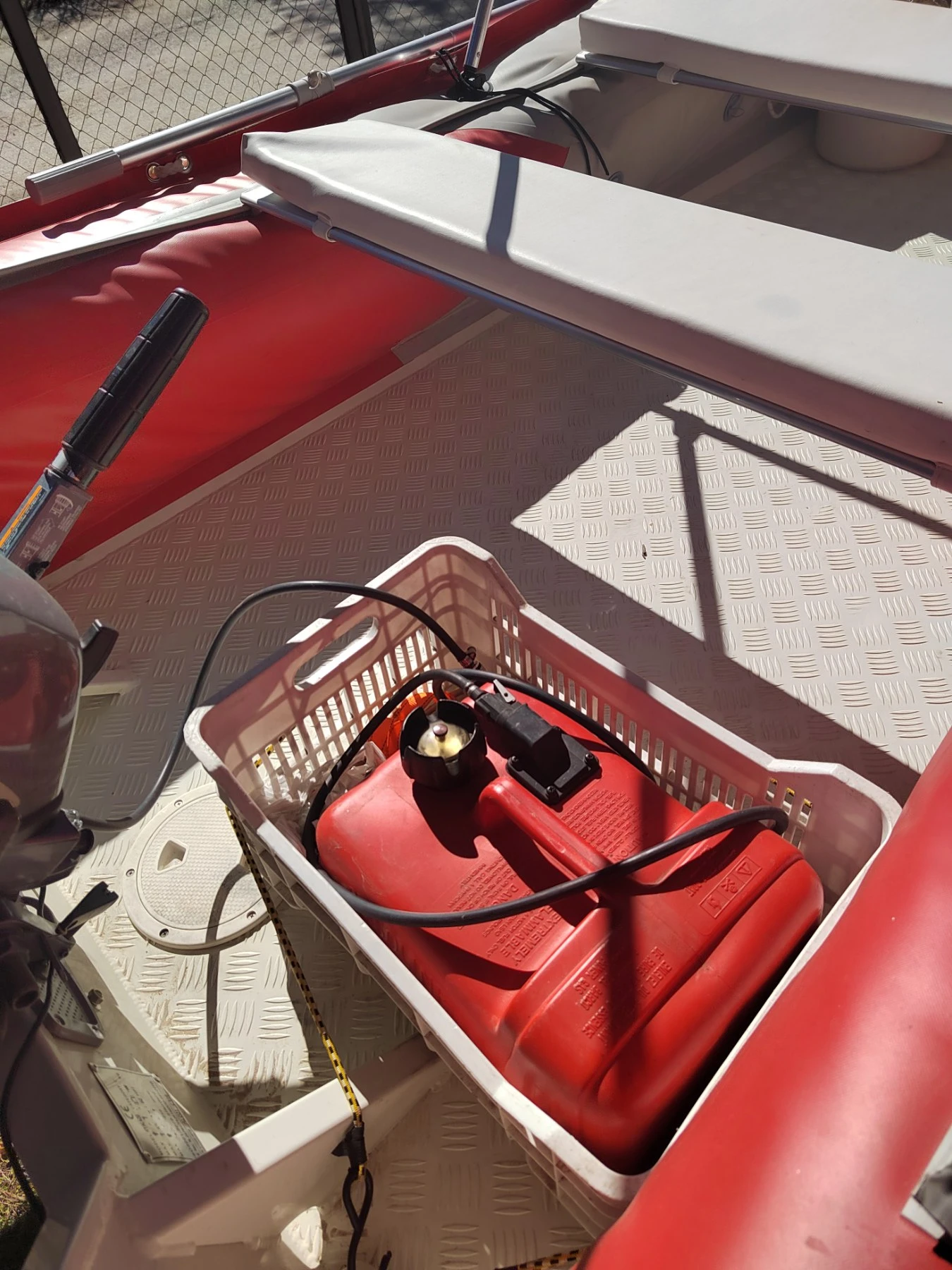 Надуваема лодка v-type Freesun 420 (модел RY-AL420), снимка 4 - Воден транспорт - 53730792