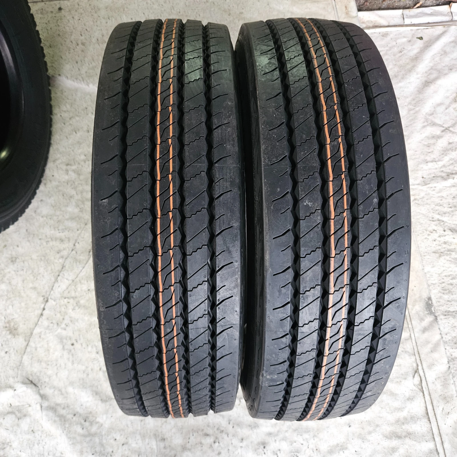 ���� 215/75R17.5 | Mobile.bg � ����������� 1