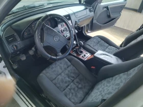 Mercedes-Benz 220, снимка 3