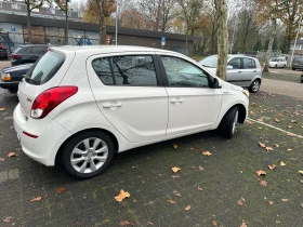 Hyundai I20 Bluedrive + CarPlay , снимка 10