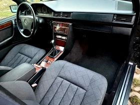 Mercedes-Benz 124, снимка 13