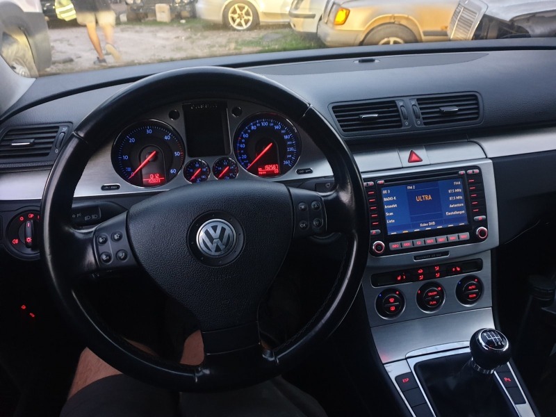 VW Passat 2.0TDI 4Motion, снимка 14 - Автомобили и джипове - 46083008