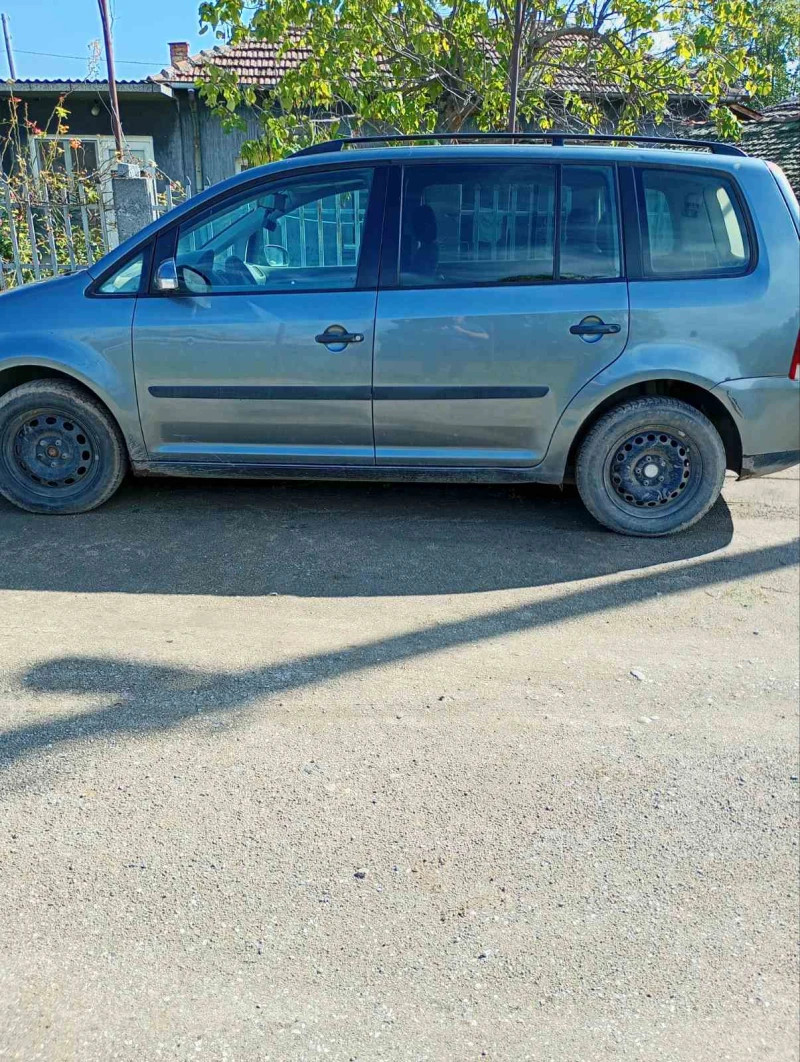 VW Touran, снимка 2 - Автомобили и джипове - 47770529