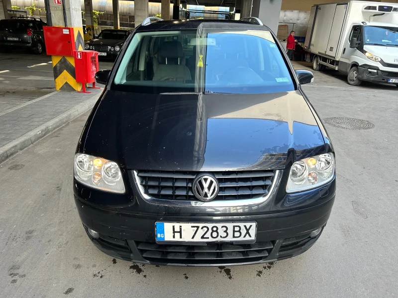 VW Touran, снимка 2 - Автомобили и джипове - 48040554