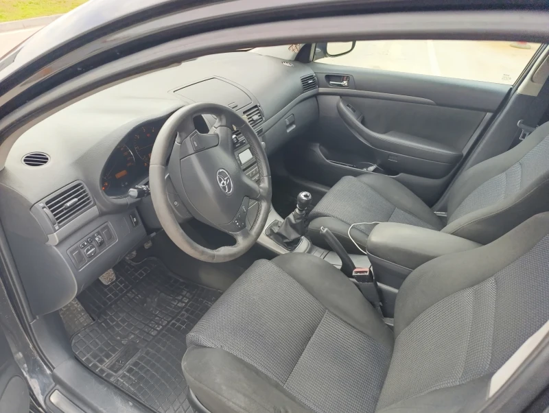 Toyota Avensis Комби, снимка 5 - Автомобили и джипове - 52190690