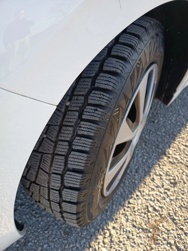 Peugeot 208 1.6 HDI, снимка 4 - Автомобили и джипове - 53215584