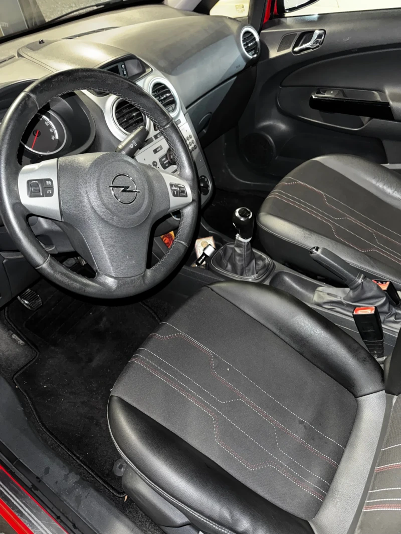 Opel Corsa 1.2 бензин/фабрична газ, снимка 7 - Автомобили и джипове - 53396641