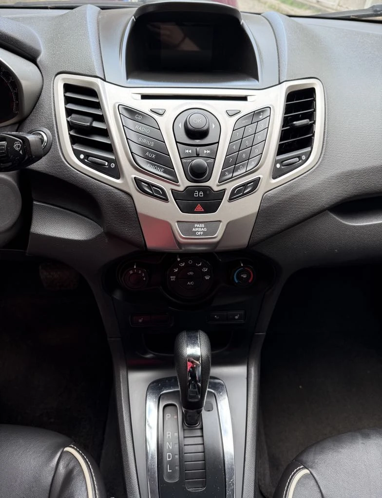 Ford Fiesta 1.6 TI VCT Titanium , снимка 14 - Автомобили и джипове - 51744688