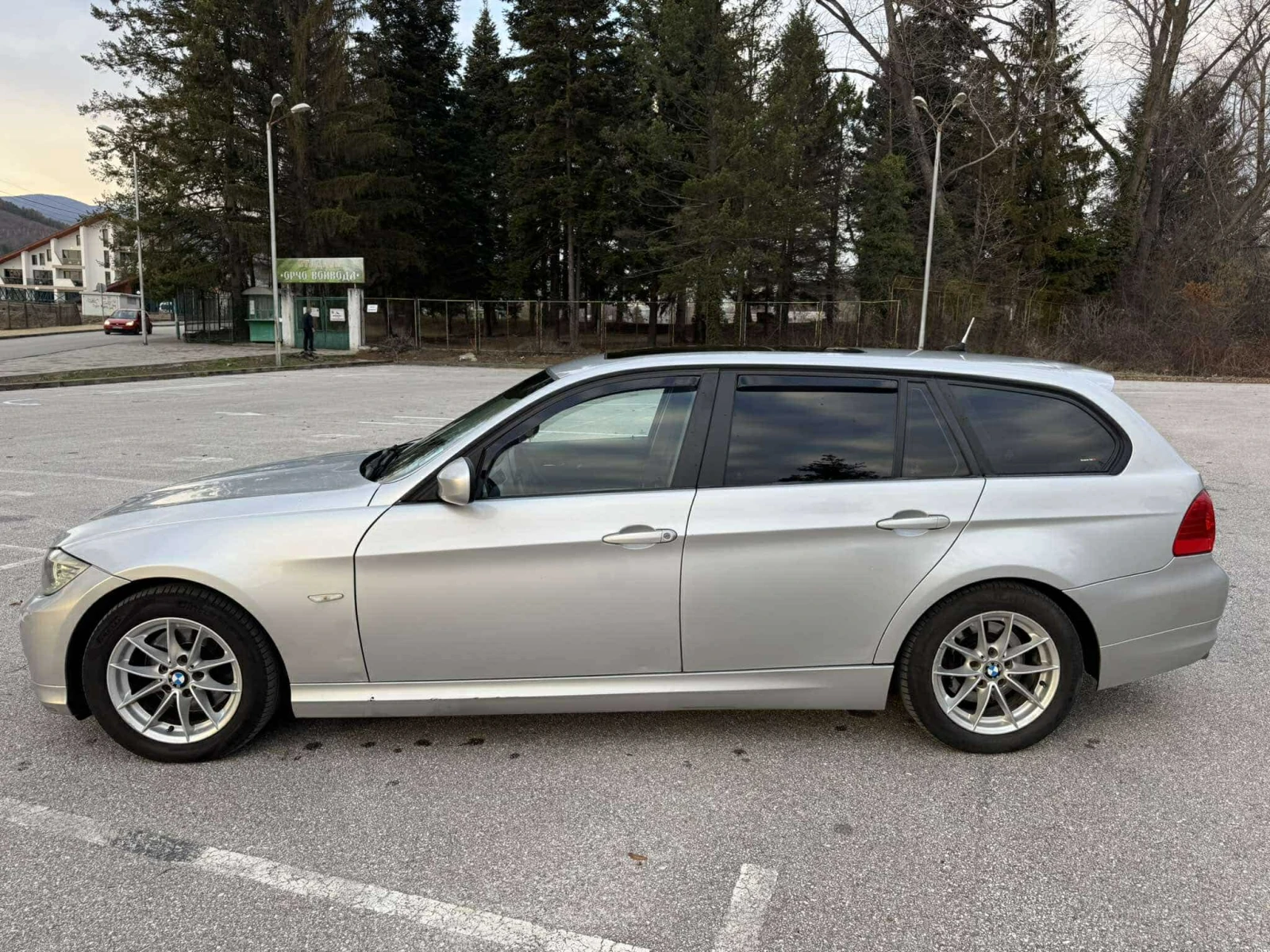 BMW 320  - изображение 2