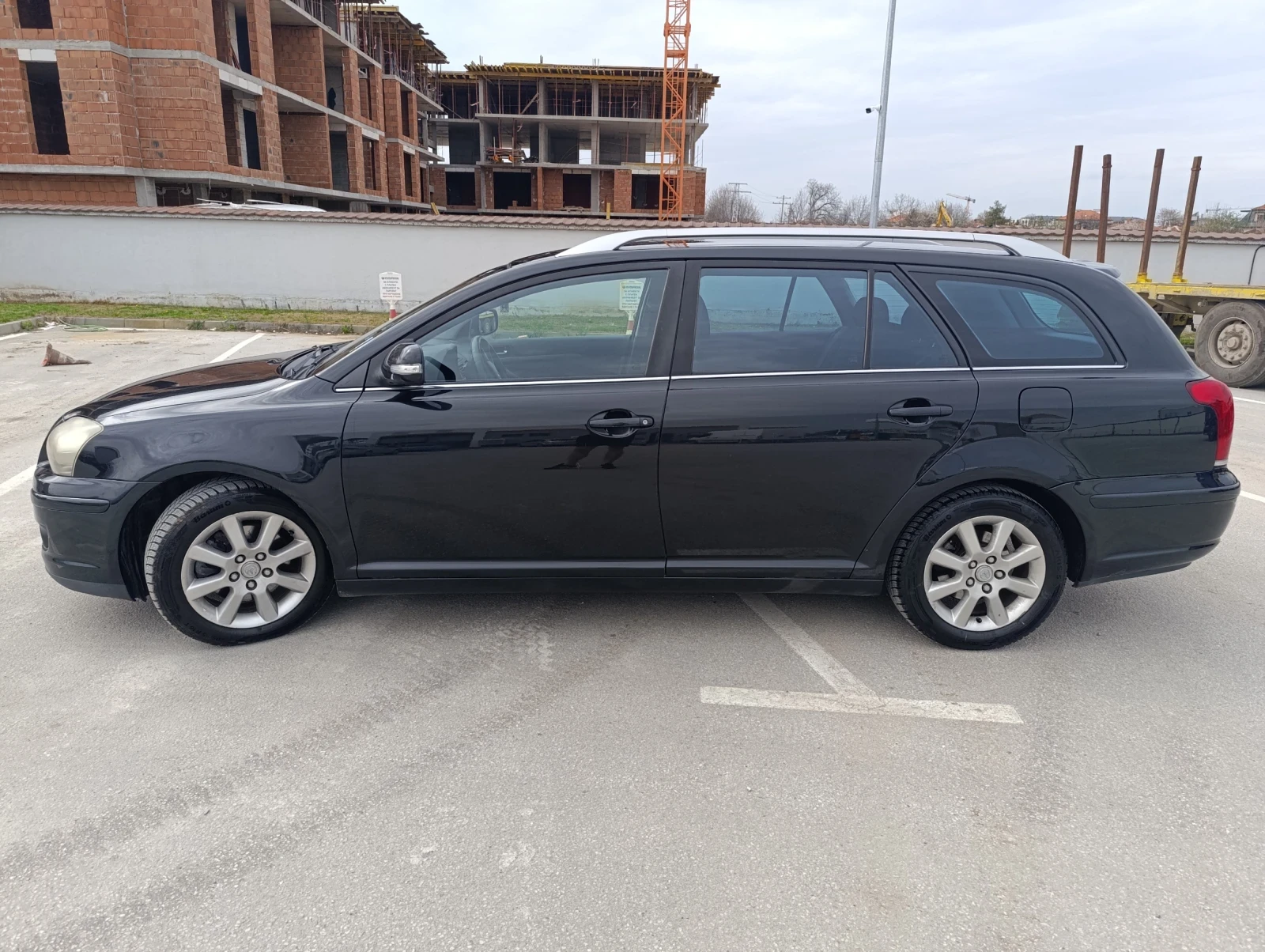 Toyota Avensis Комби - изображение 3