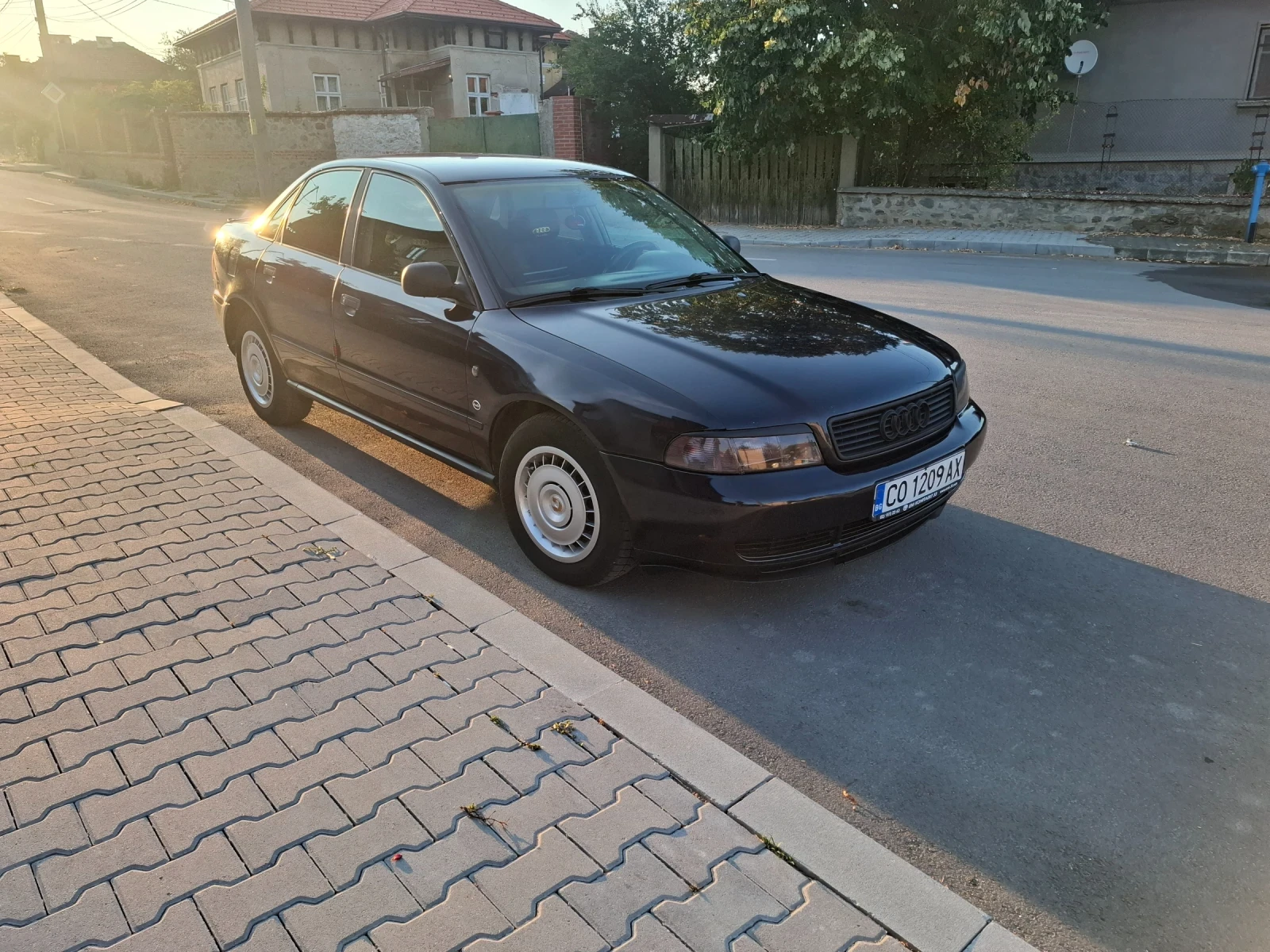 Audi A4 2.0 - изображение 6