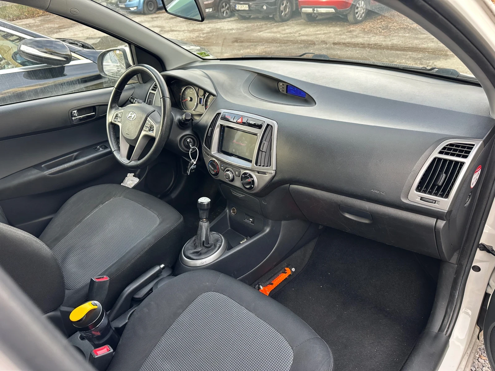 Hyundai I20 Bluedrive + CarPlay  - изображение 2