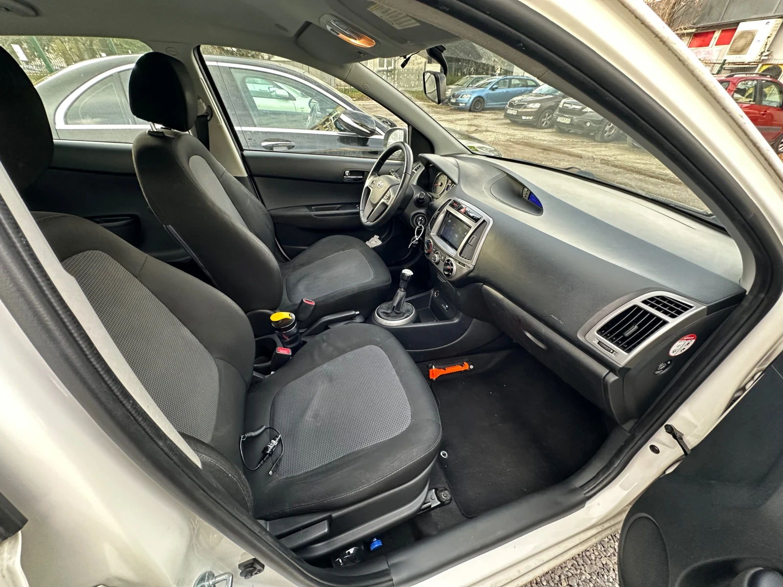 Hyundai I20 Bluedrive + CarPlay  - изображение 6