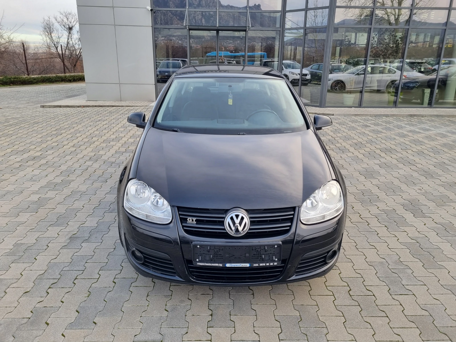 VW Golf 1.6 ГАЗ / ОБСЛУЖЕН - изображение 2