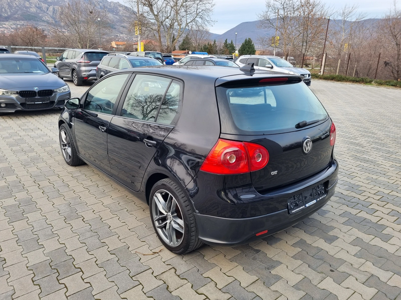 VW Golf 1.6 ГАЗ / ОБСЛУЖЕН - изображение 4