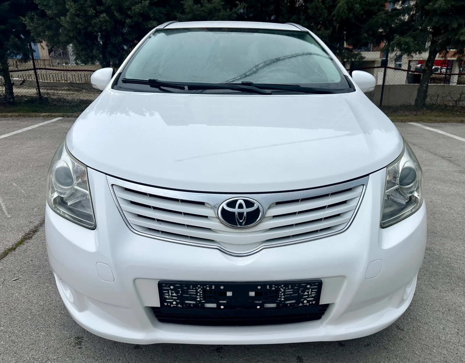 Toyota Avensis 2.0 D-4D * НАВИ* , снимка 6 - Автомобили и джипове - 53962121