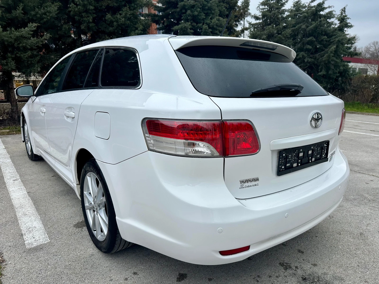 Toyota Avensis 2.0 D-4D * НАВИ* , снимка 5 - Автомобили и джипове - 53962121